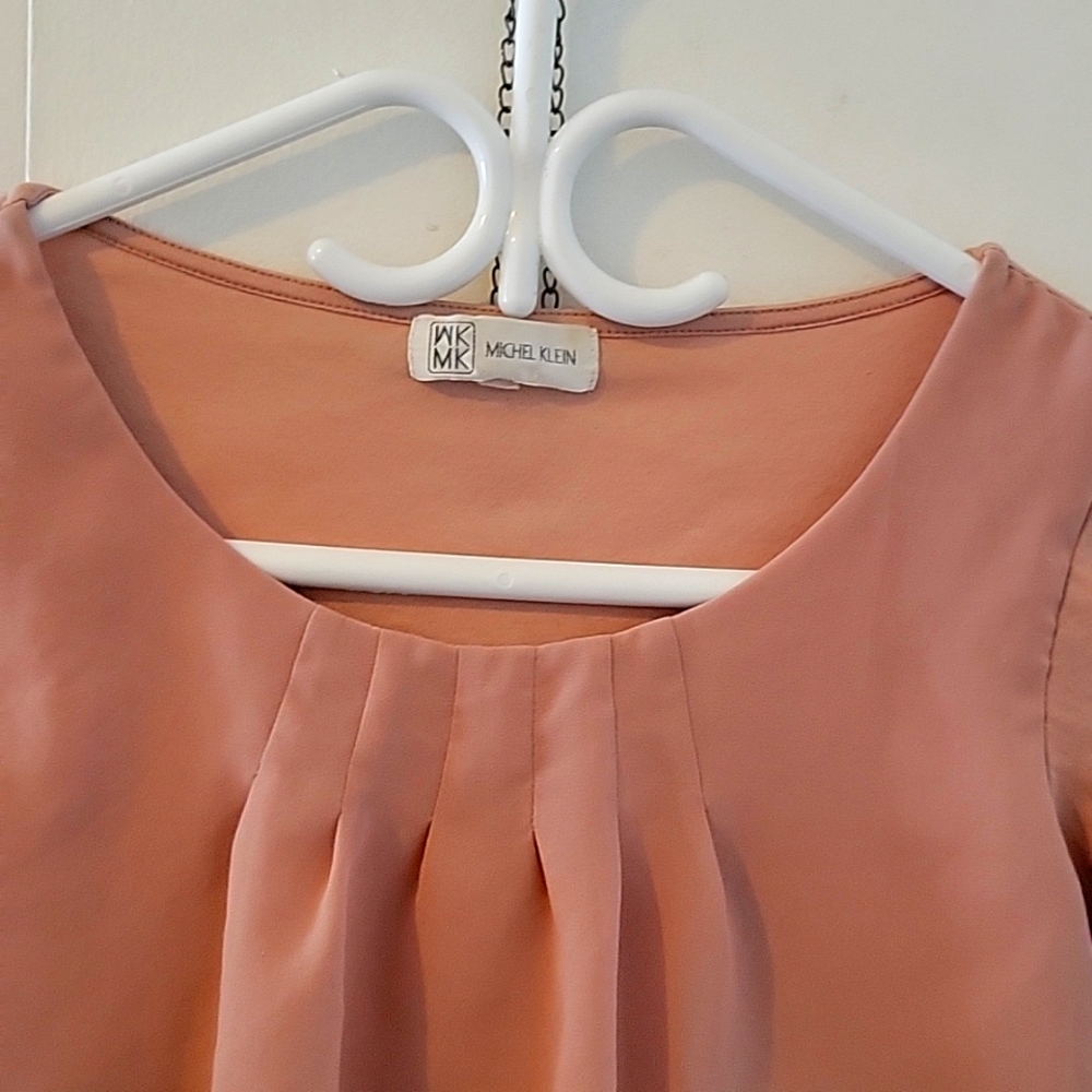 Womens  Michael Klien pink top 💗 it's a small and great for pictures 📸
